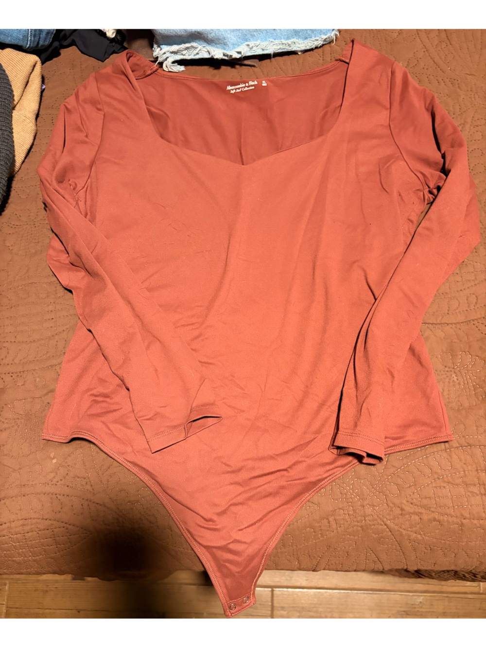 Abercrombie & Fitch Long Sleeve Scoop Neck Bodysuit - Rust